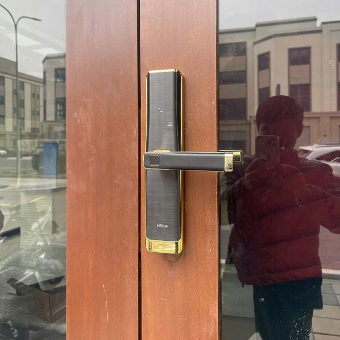 khóa cửa thông minh 1