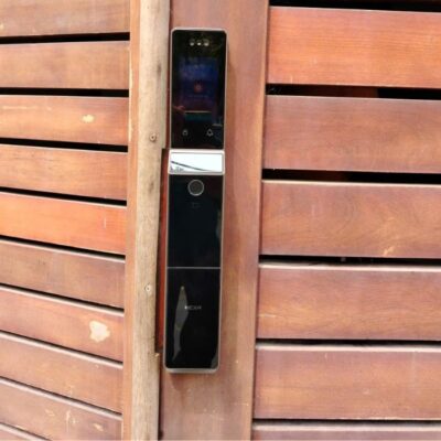khóa cửa thông minh nhận diện khuôn mặt 1